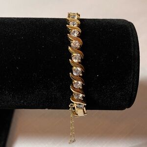 Fifth Avenue Gold-tone and Austrian Crystal tennis Bracelet. Safety. Lead free